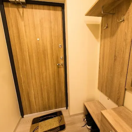 Apartment Newly Build 2 Apartment. 20-25 Min Walk To Old *
